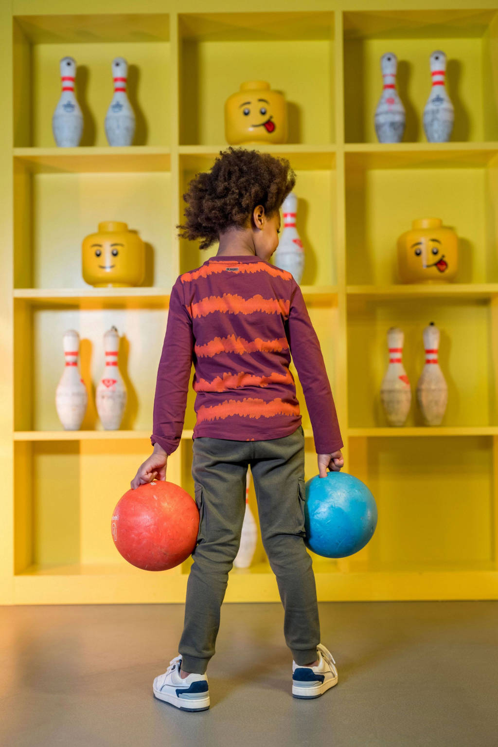 B.Nosy longsleeve Tommy met printopdruk paars/oranje