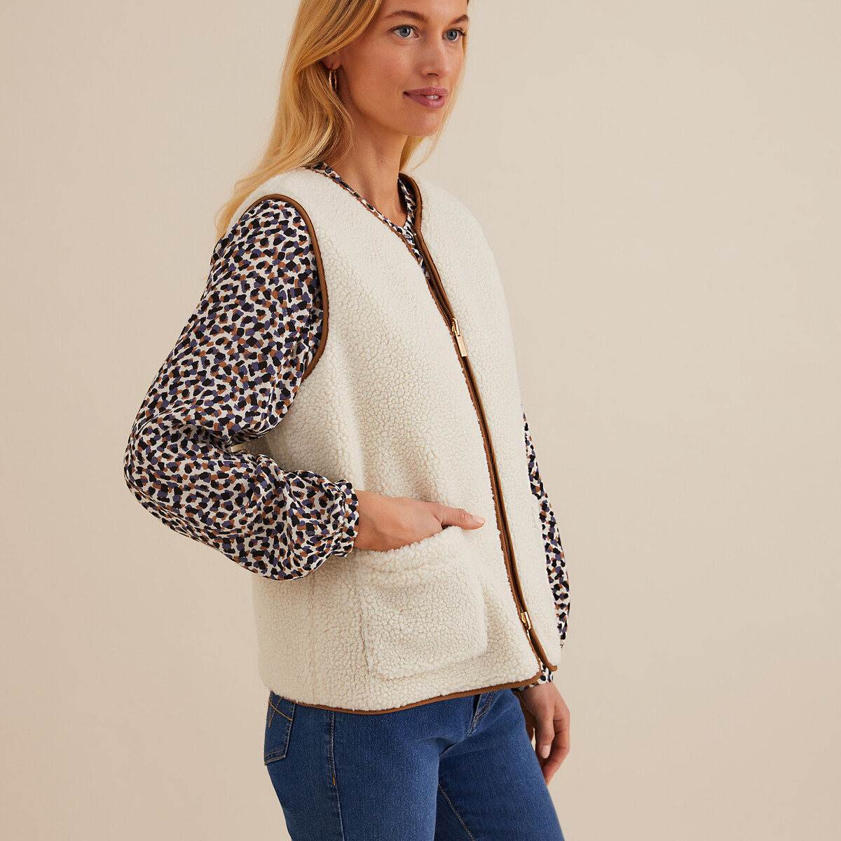 ANNE WEYBURN<br>Parka com capuz fixo, jaqueta removível, meia-estação