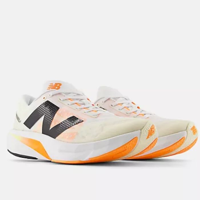 New Balance Herre Løbesko FuelCell Rebel V4 Hvid