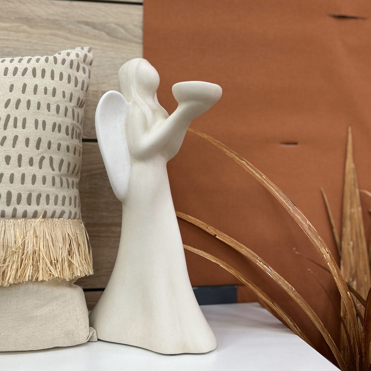 GILDE Engel theelichthouder, hoogte 37cm, breedte 16cm, crème keramiek
