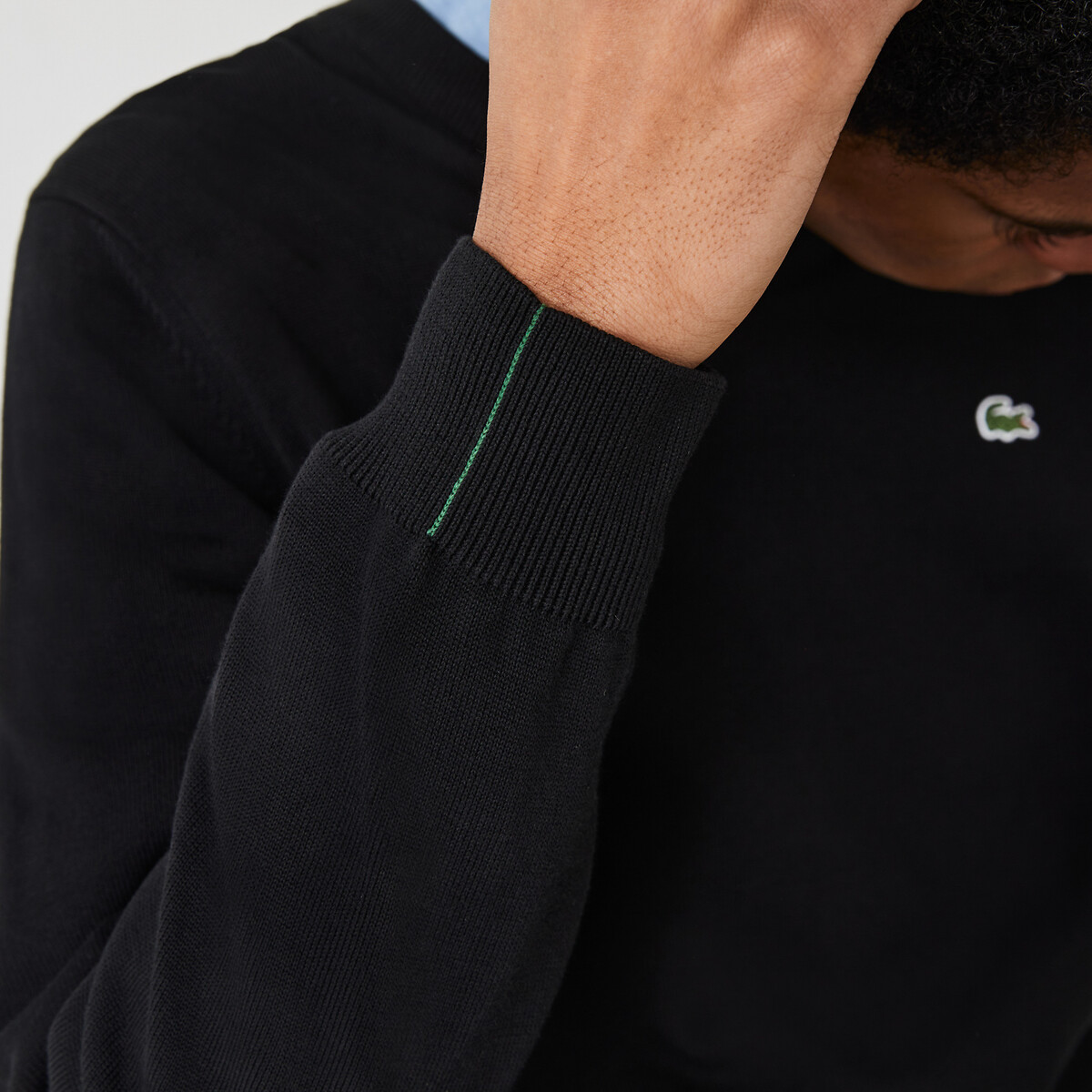Suéter LACOSTE com decote em V em algodão orgânico
