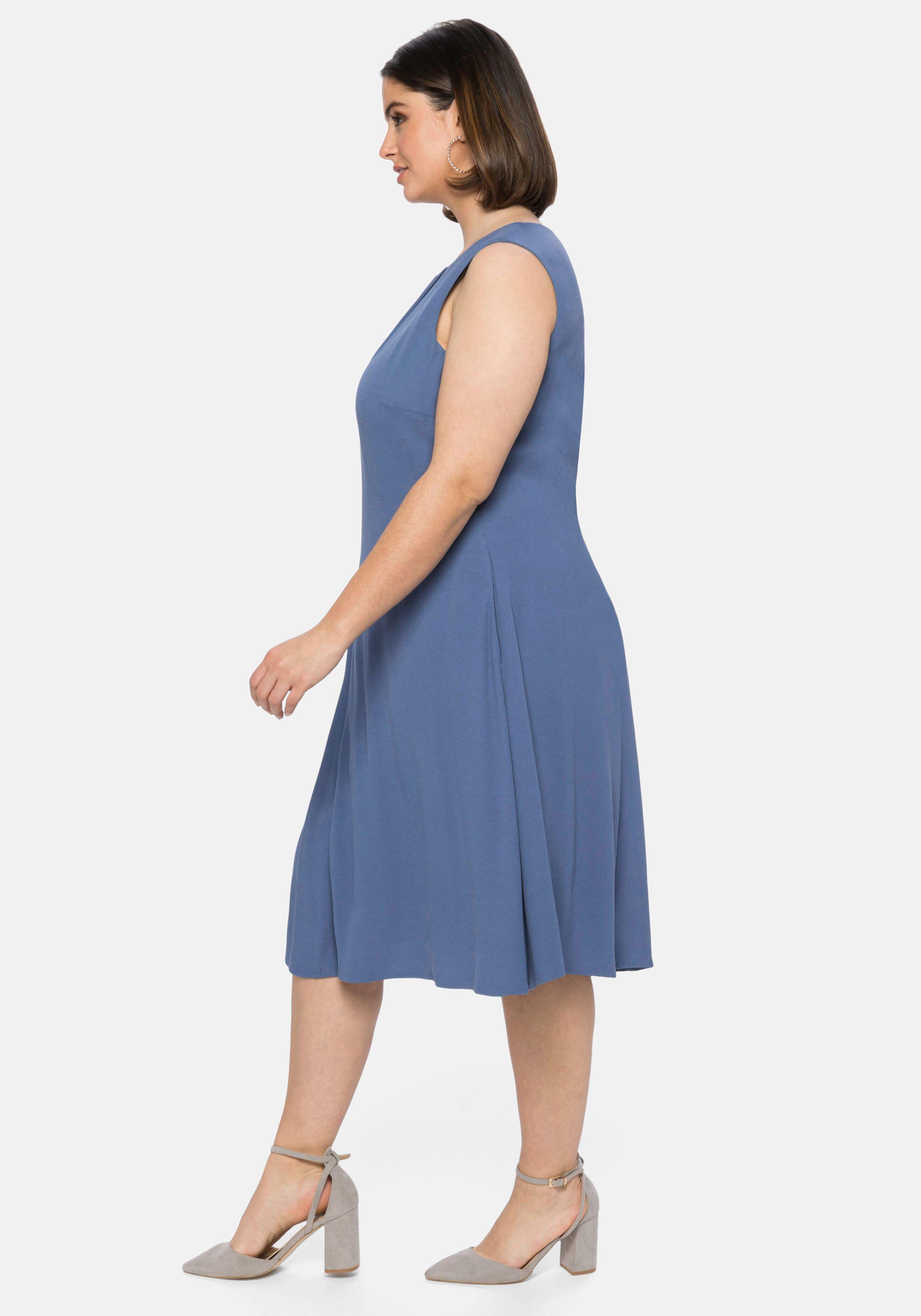 Ärmelloses Cocktailkleid mit Falten-Detail