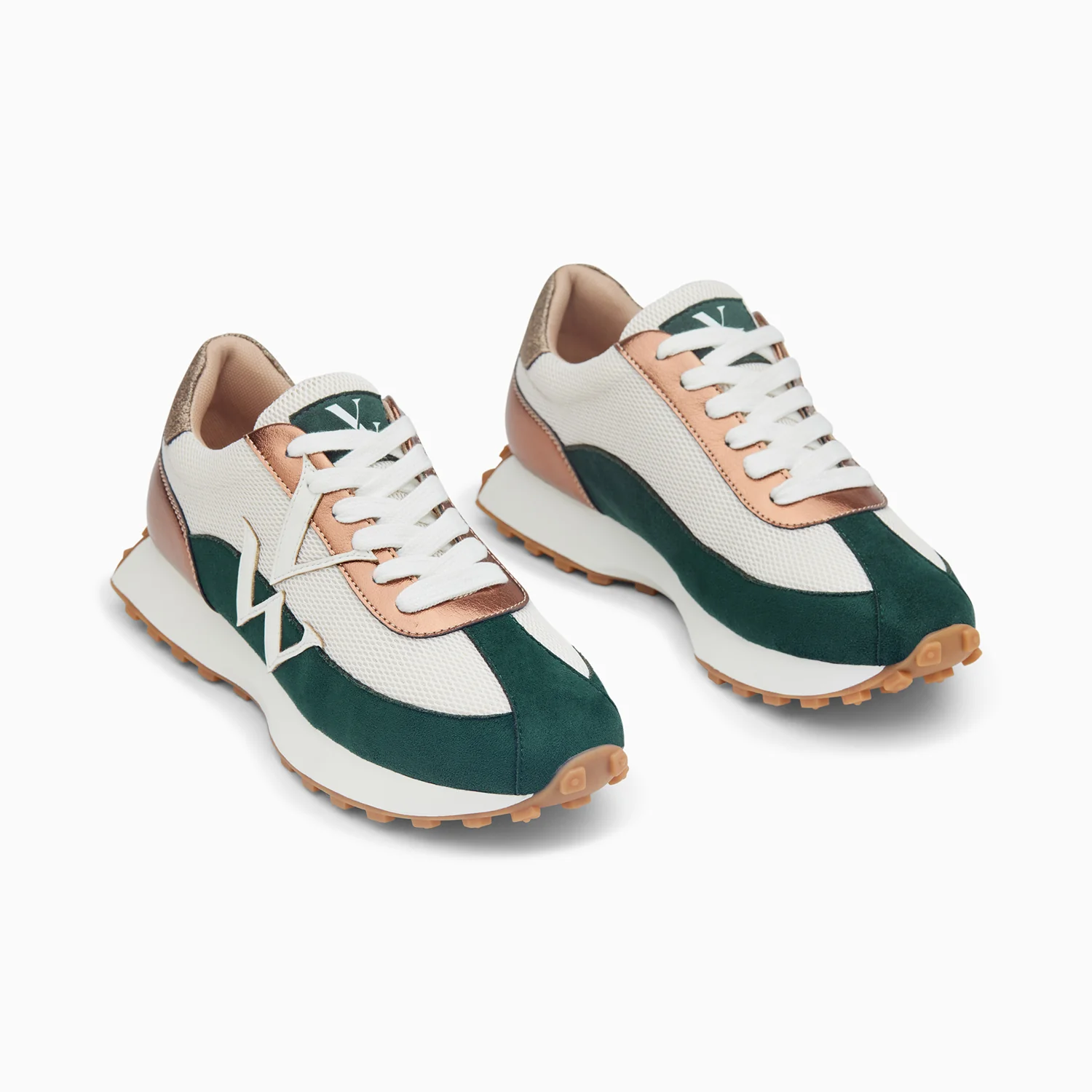 Sneakers-Baskets monogramme Pia ivoire et vert à semelle running