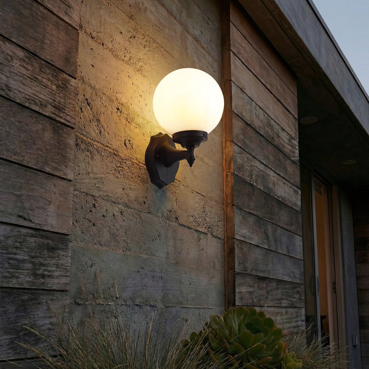 QAZQA Klassieke buiten wandlamp zwart met opaal glas IP44 - Champs