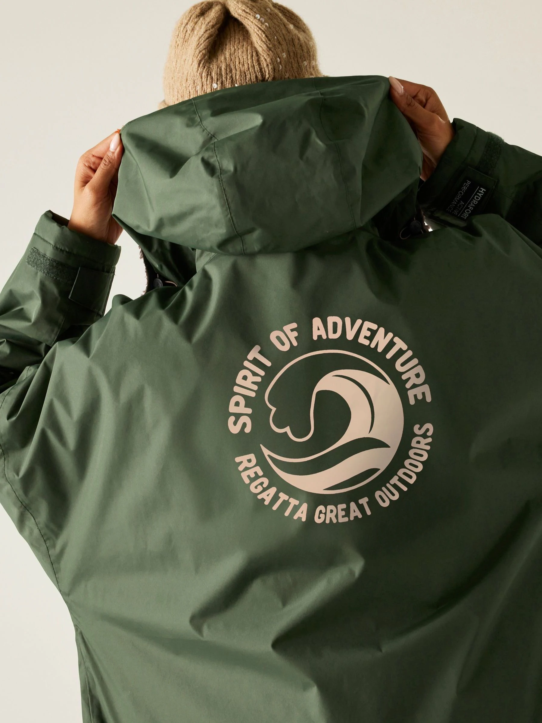 Groen - Regatta - Waterdichte omkleedjas met dierenprint voor volwassenen