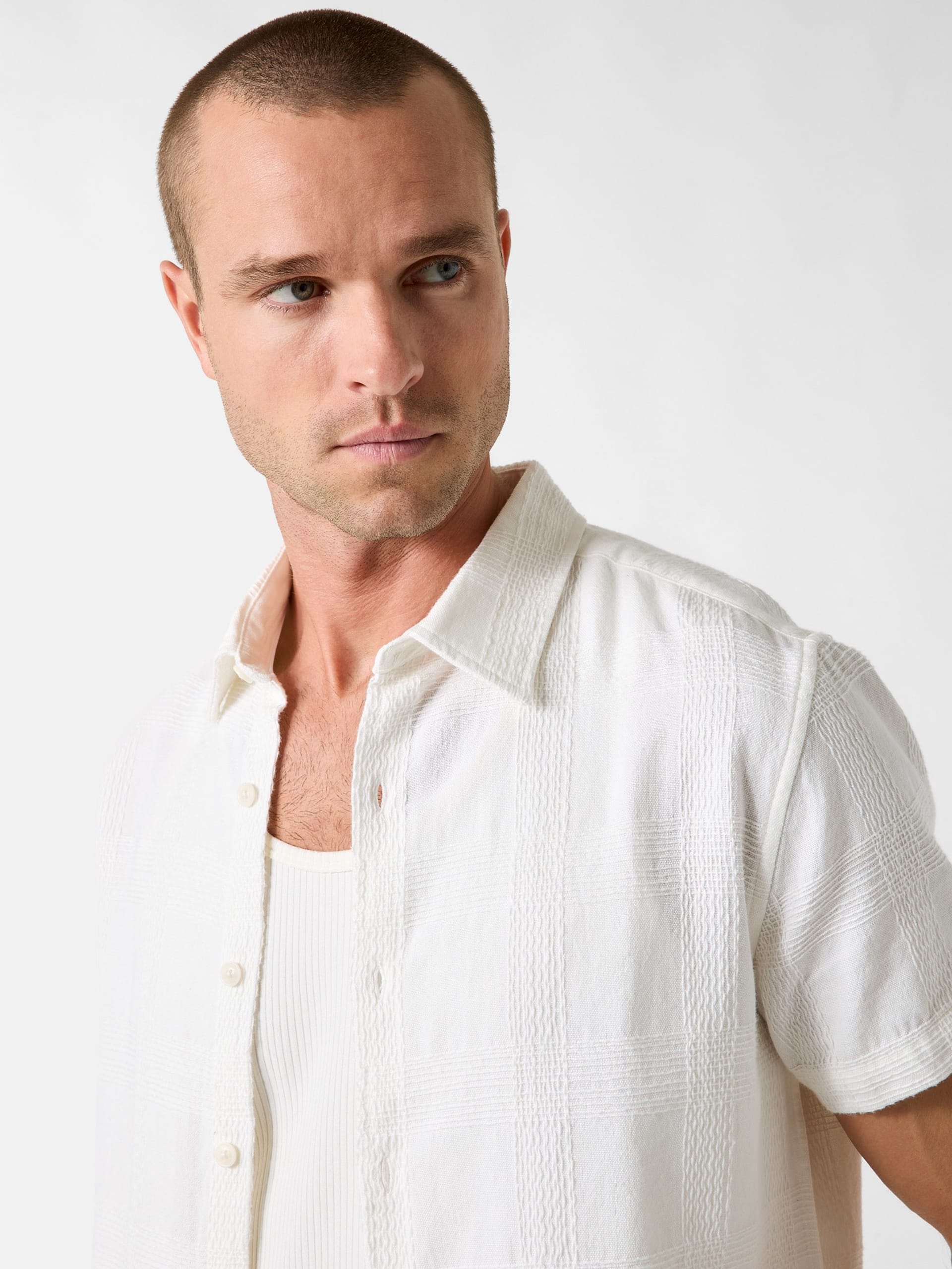 Camisa com textura xadrez
