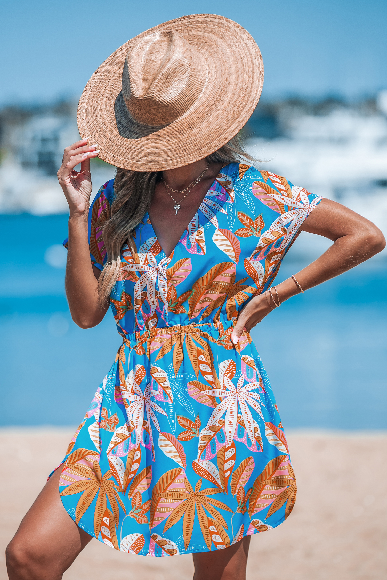 Robe cover up mini en crochet à col en V et manches dolman bleue