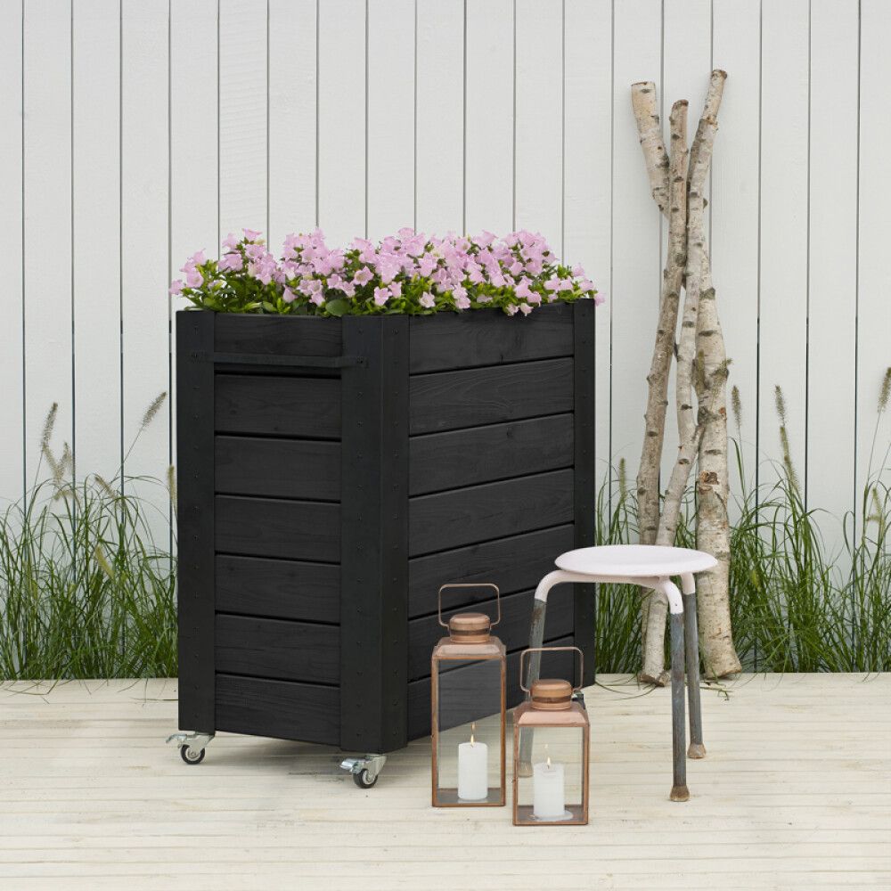 BLOMSTERKASSE PLUS CUBIC INKL HJUL 87X50X95CM SVART