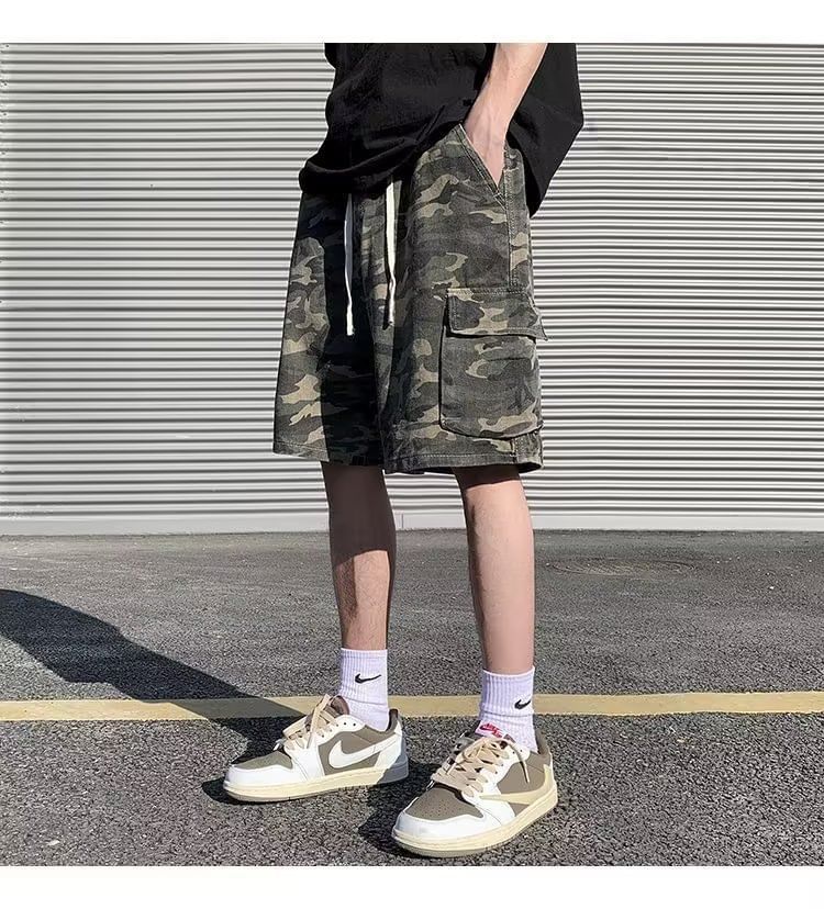 Urtishia - Camouflage shorts met trekkoordtaille