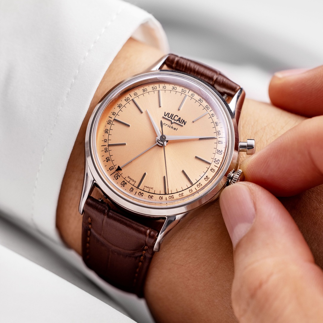 Vulcain Cricket President 36mm Pale Salmon Steel Caseback