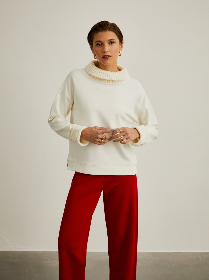 Camisola gola alta com malha tricotada