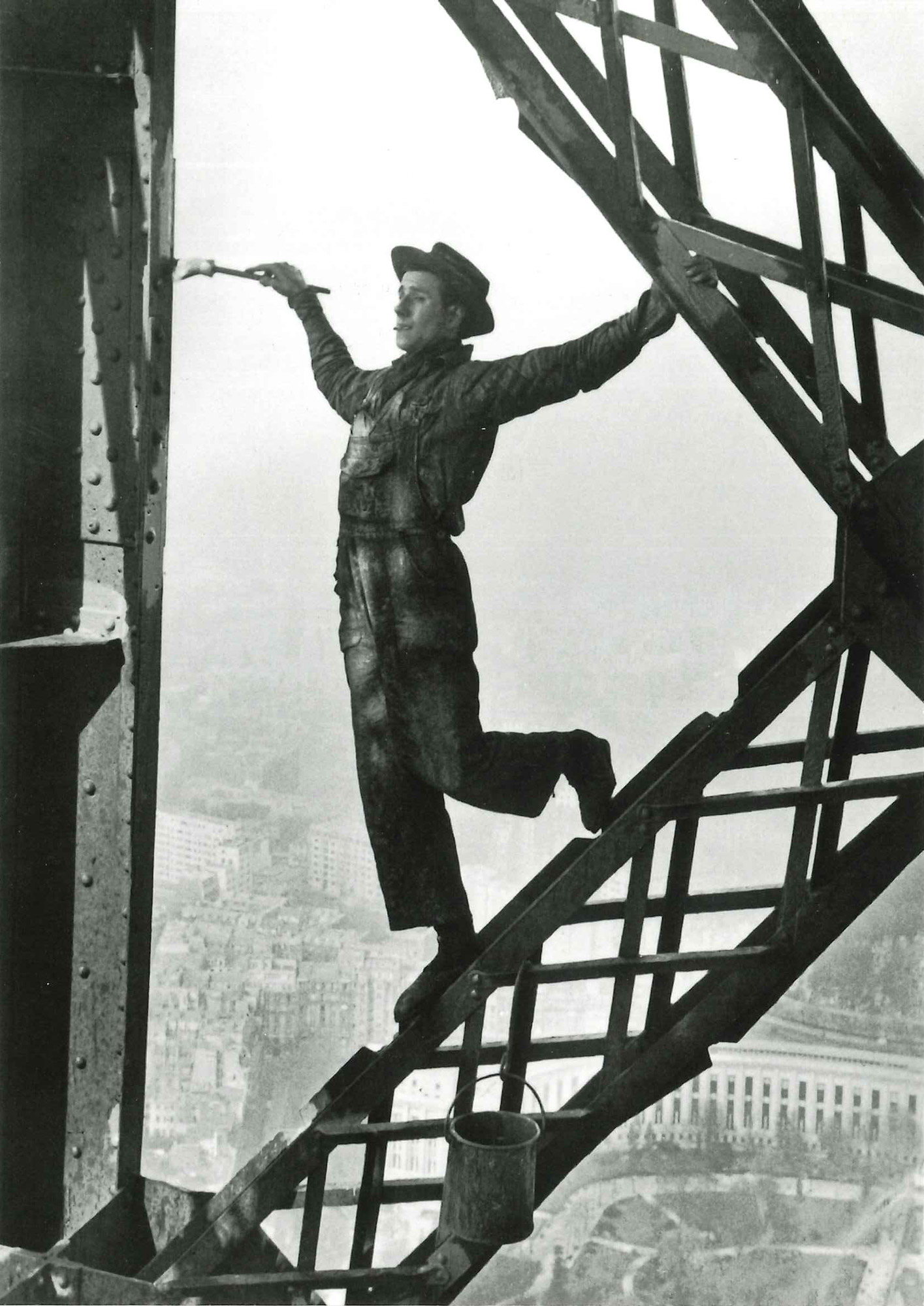 Postkarte 'The Eiffel Tower' günstig bestellen