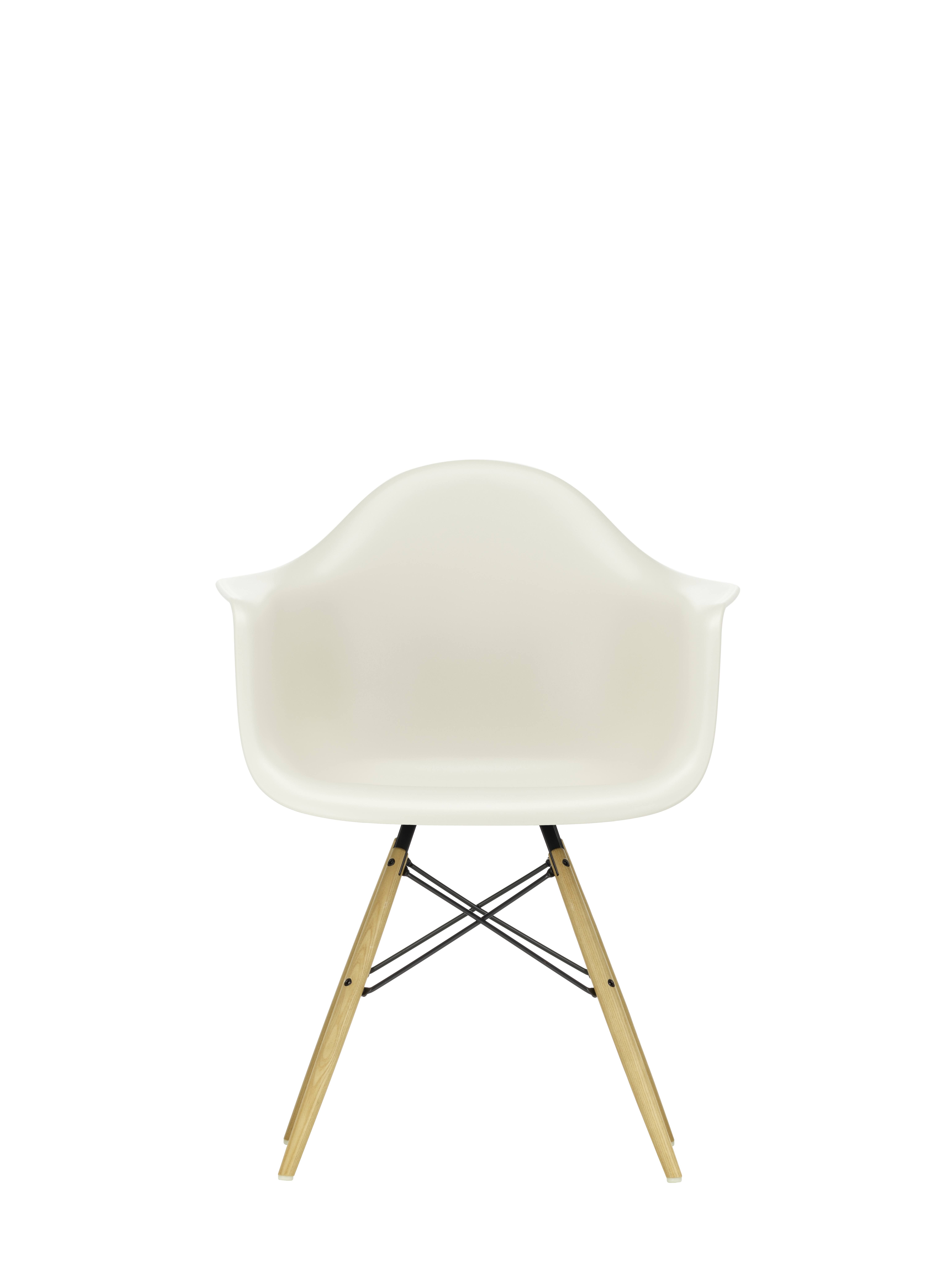 Vitra Eames Plastic Armchair DAW RE