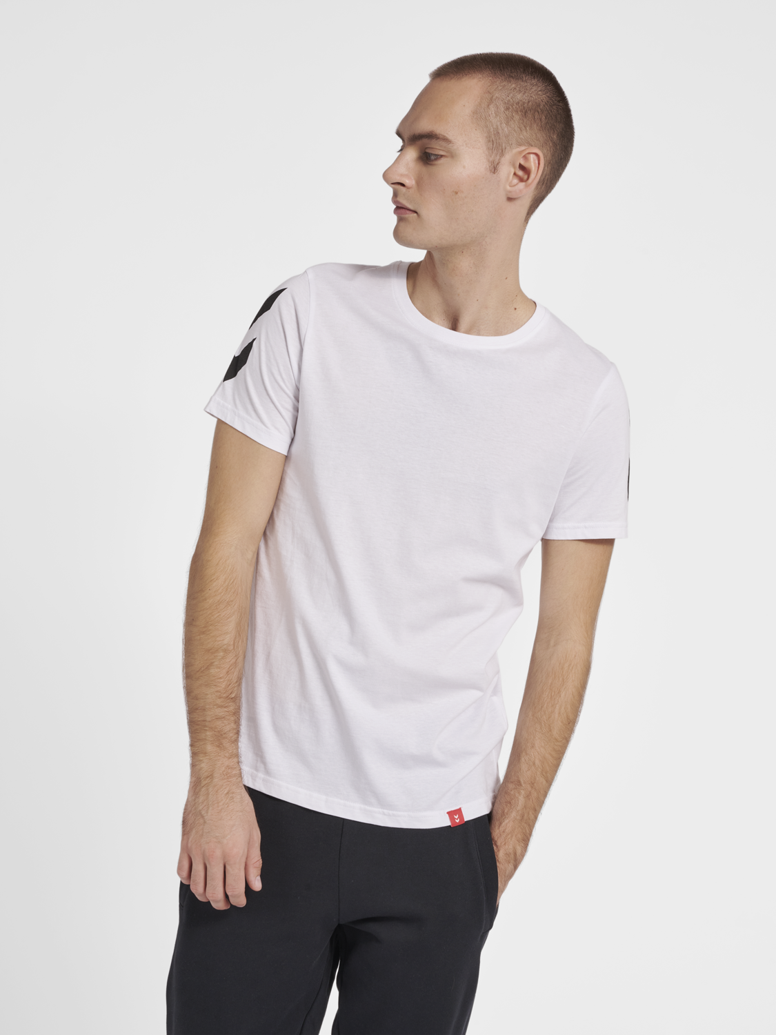 hmlLEGACY CHEVRON T-SHIRT