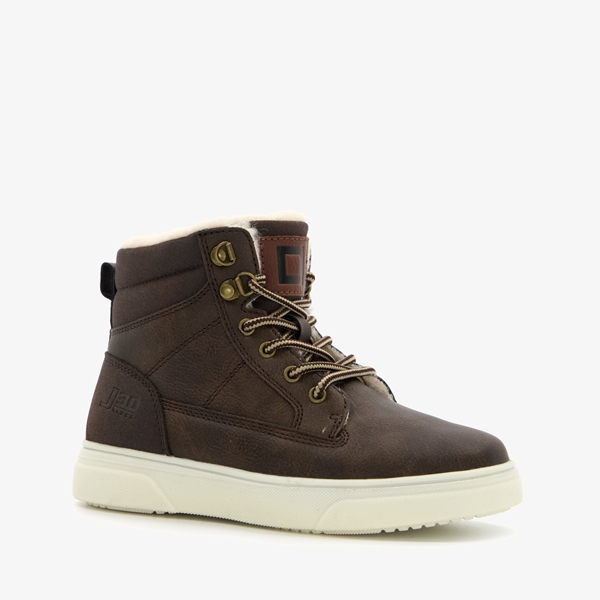 Blue Box gevoerde jongens veterboots