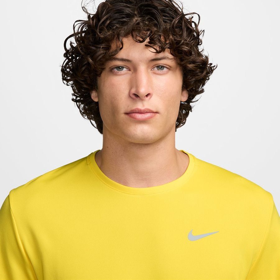 Nike T-shirt Running Dri-FIT UV Miller - Lightening/Argenté
