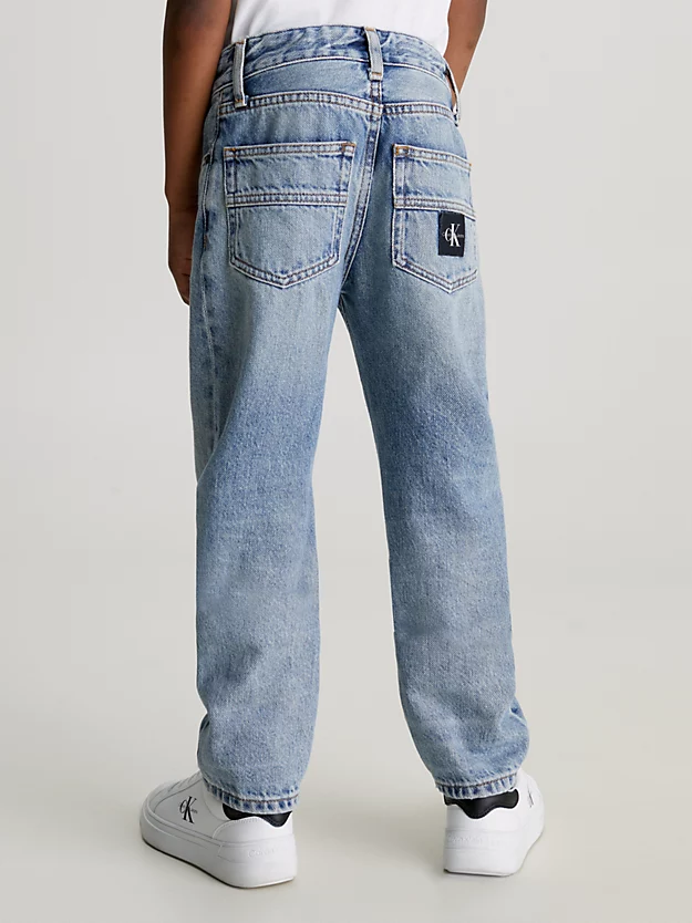 Calça jeans reta de cintura média