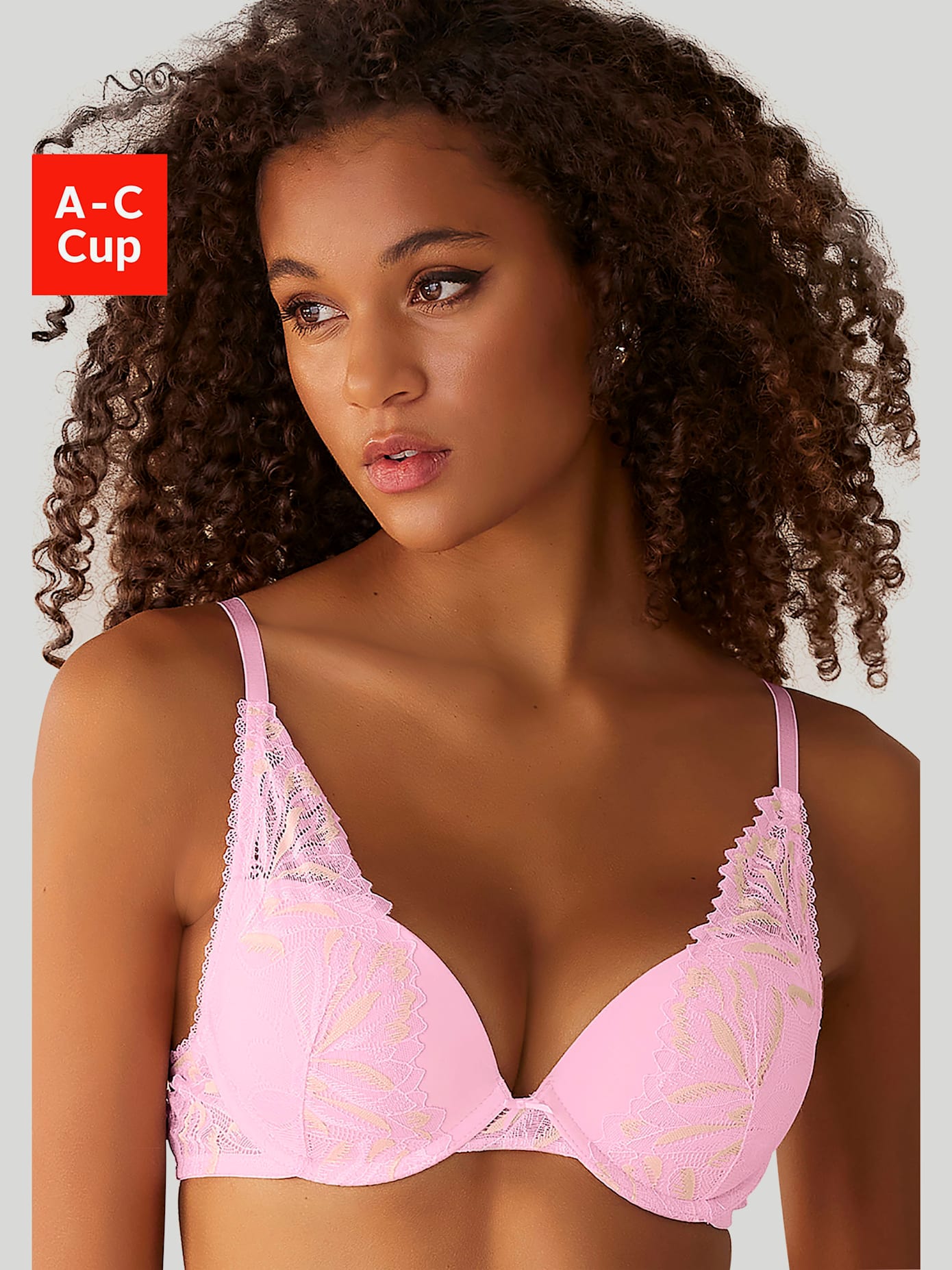Soutien-gorge super push-up féminin avec coques sans couture et coussinets intégrés