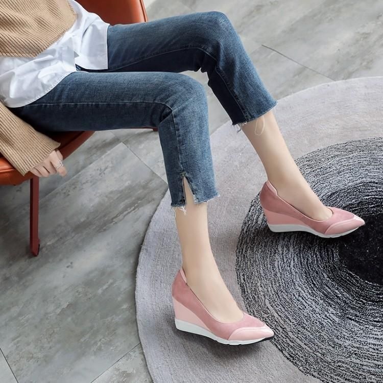 Freesia - Puntige pumps met sleehak