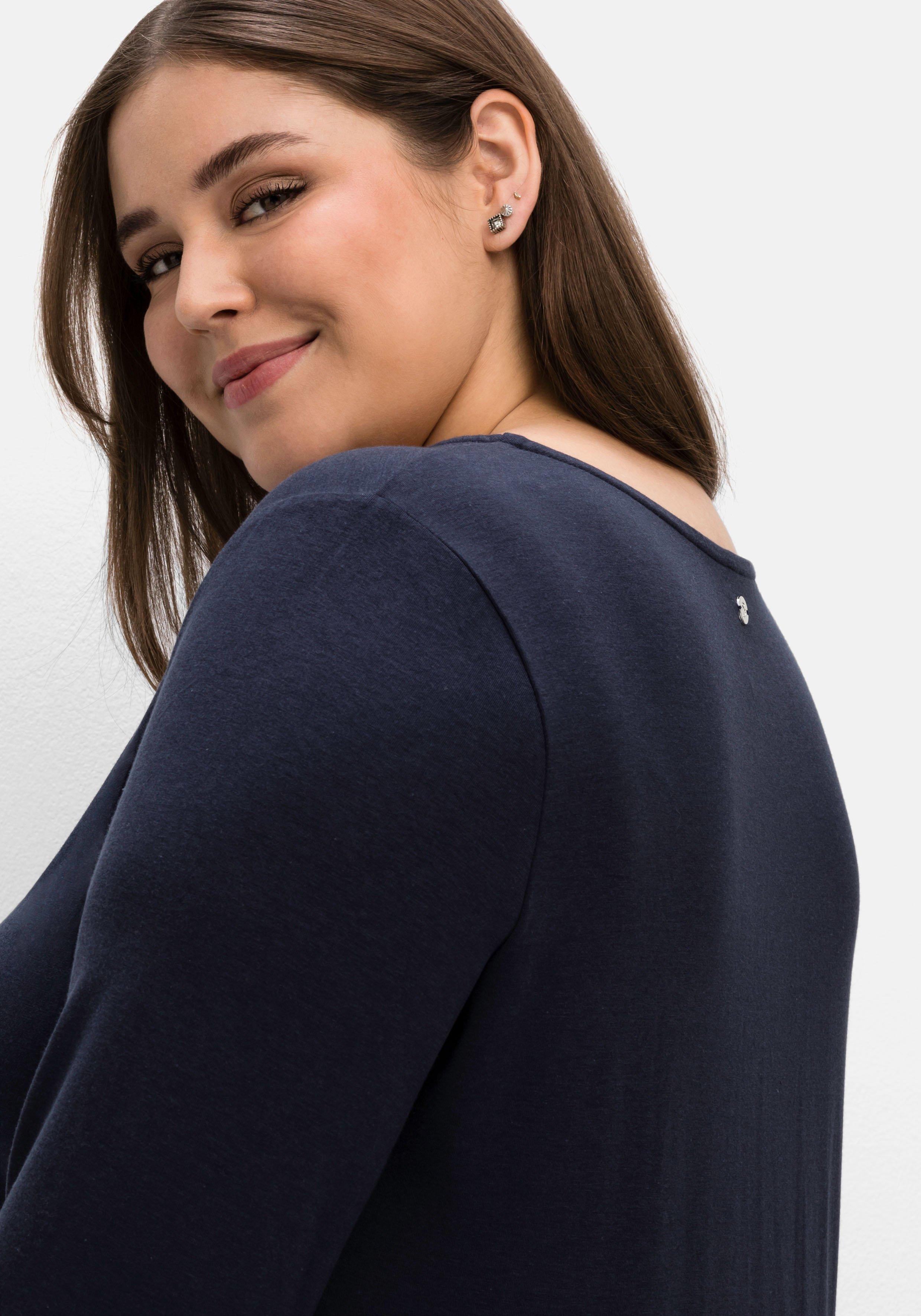 Langarmshirt mit Cut-out und Zierschnalle