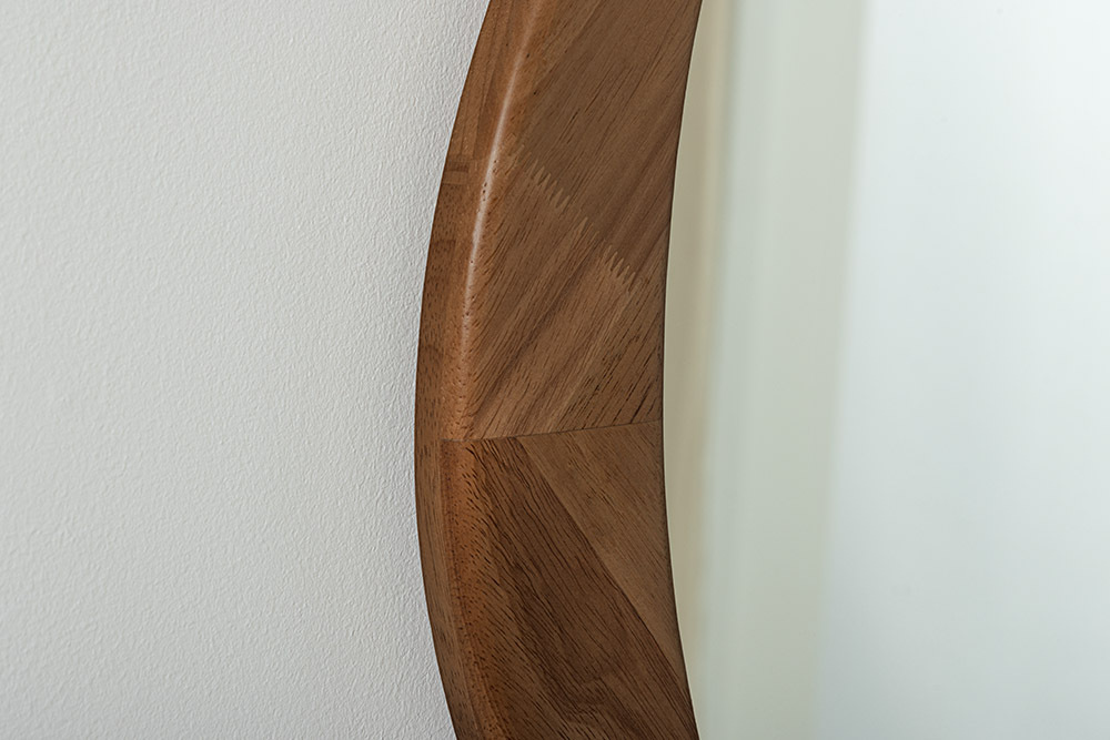 Massiver Wandspiegel ORGANIC 90cm braun Walnussholz-Design