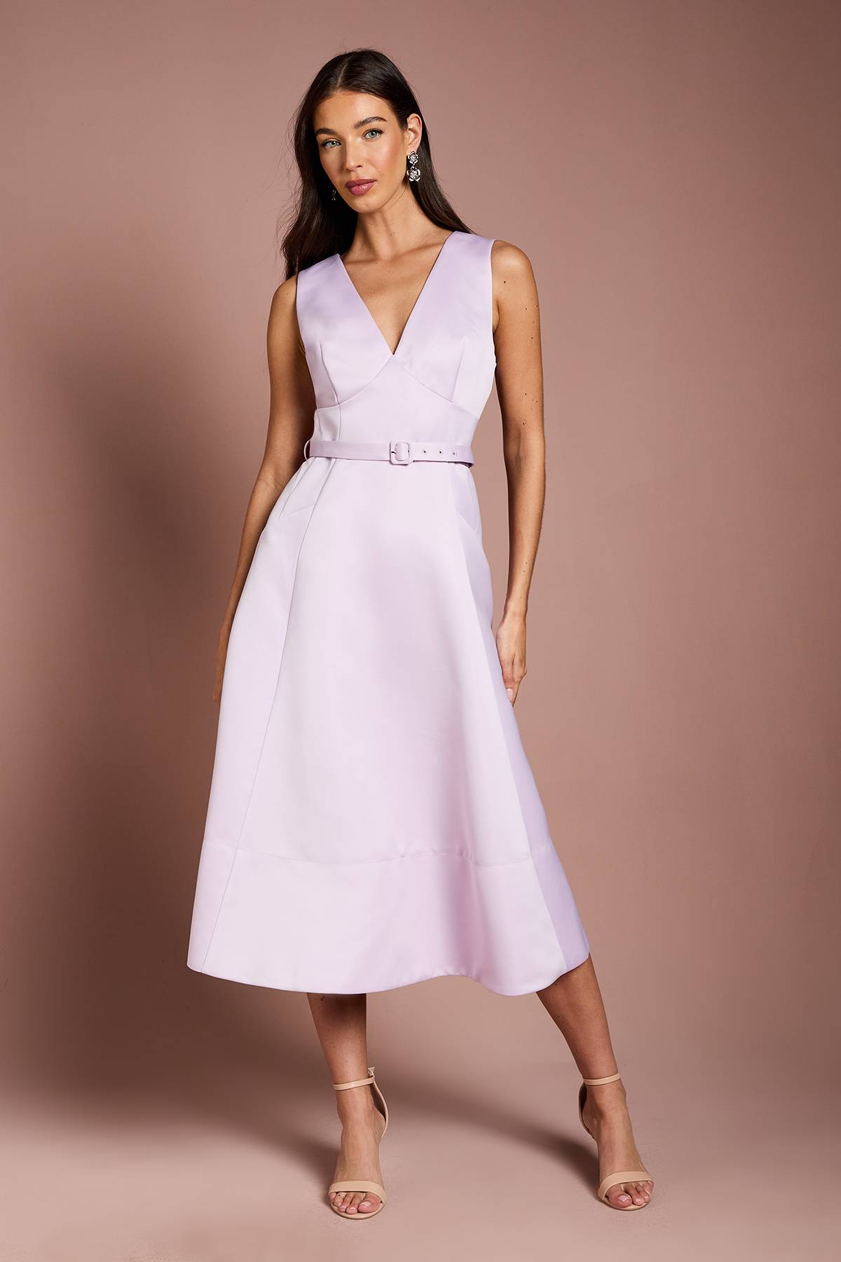 Coast Robe Midi en Satin Structuré à Col V avec Ceinture