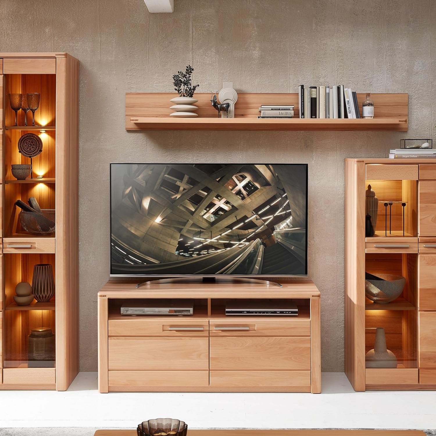 NATURE ONE TV-Lowboard in Kernbuche teil-massiv FSC-zertifiziert - Moderner TV Schrank mit viel Stauraum für Ihr Wohnzimmer - 131 x 58 x 45 cm (B/H/T)