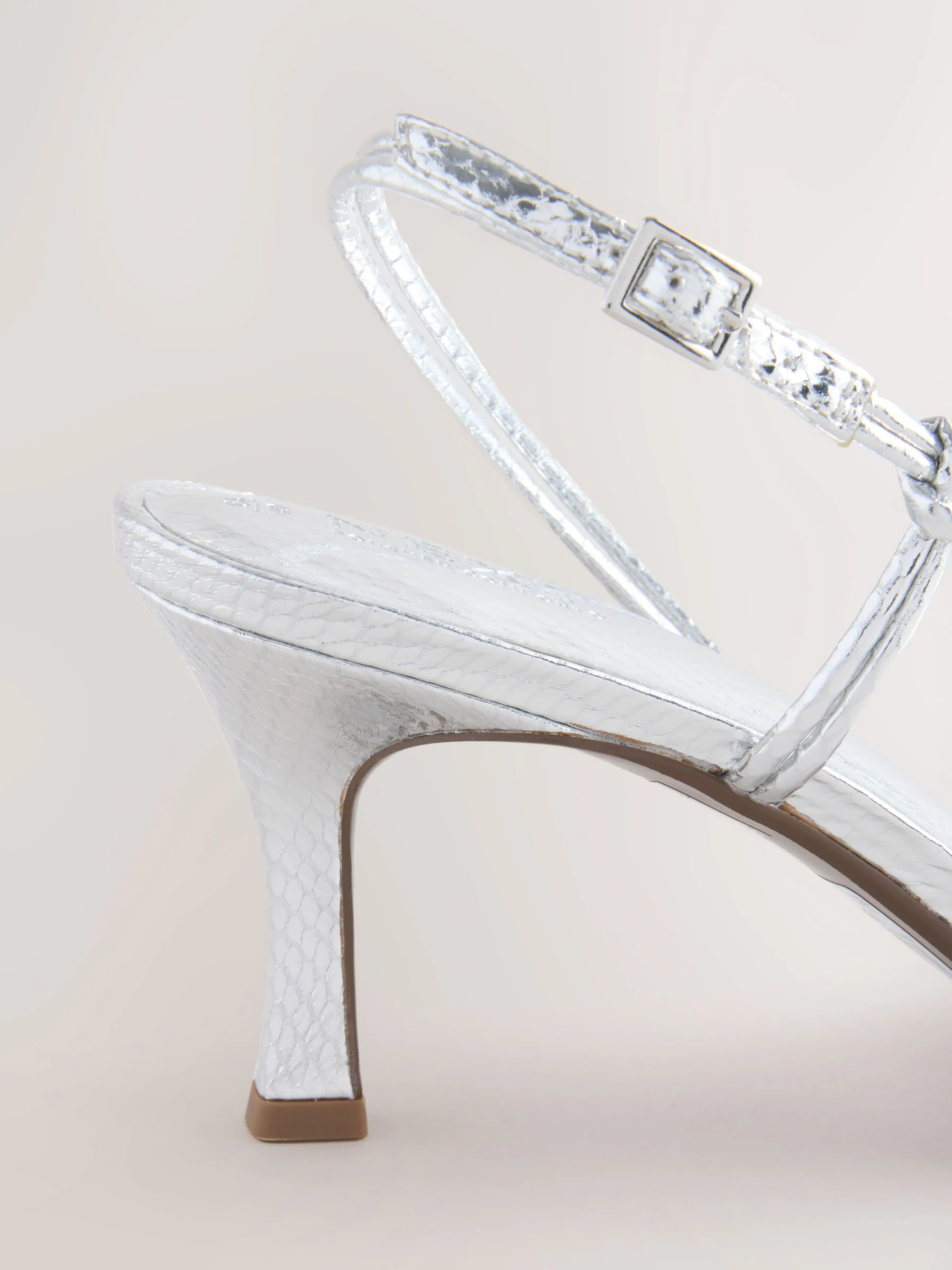 Zilver - Forever Comfort® Strappy Square Toe Heeled Sandals