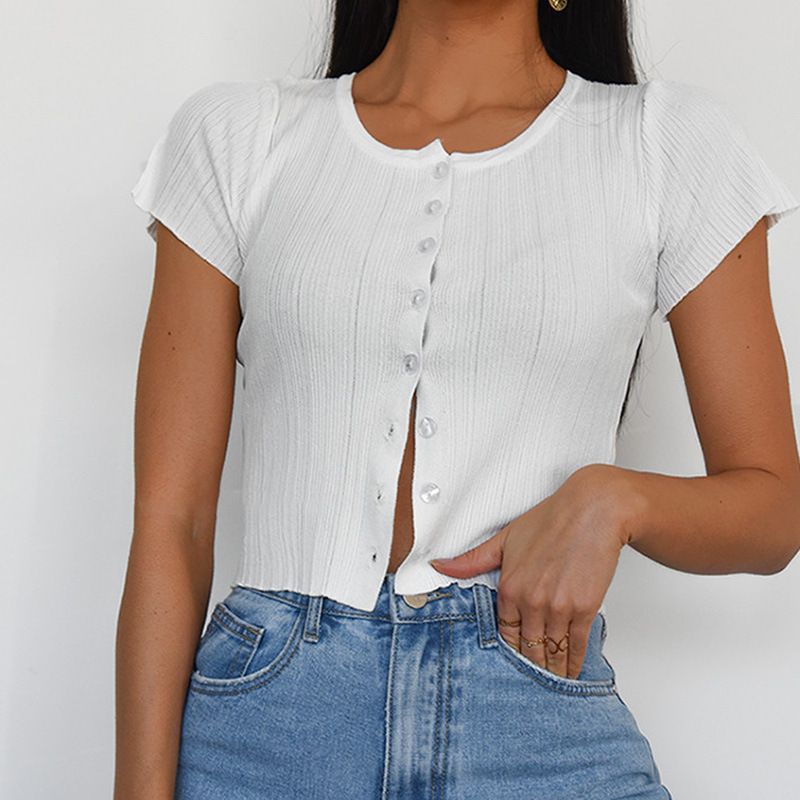 Femme Cradle - Geribbelde crop top met korte mouwen en knoopjes