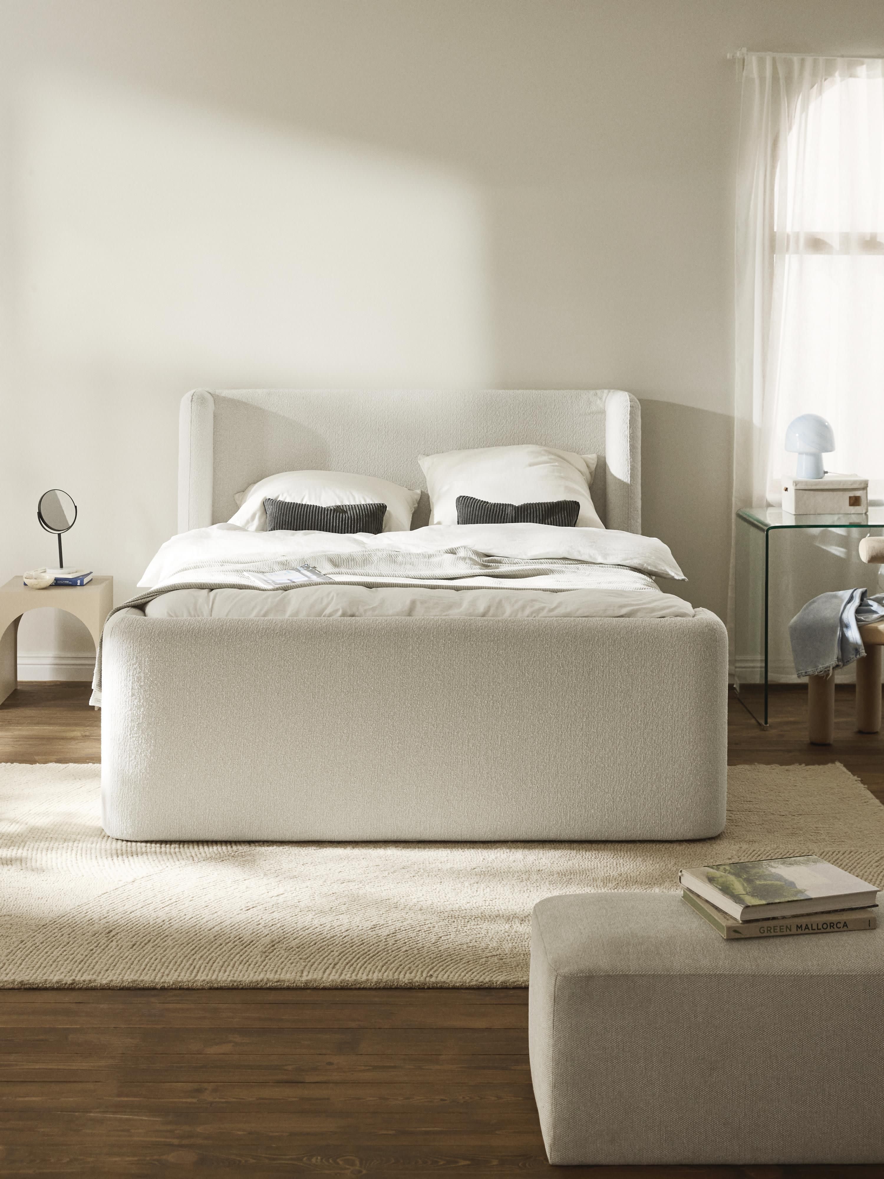 Bouclé boxspring bed Perla
