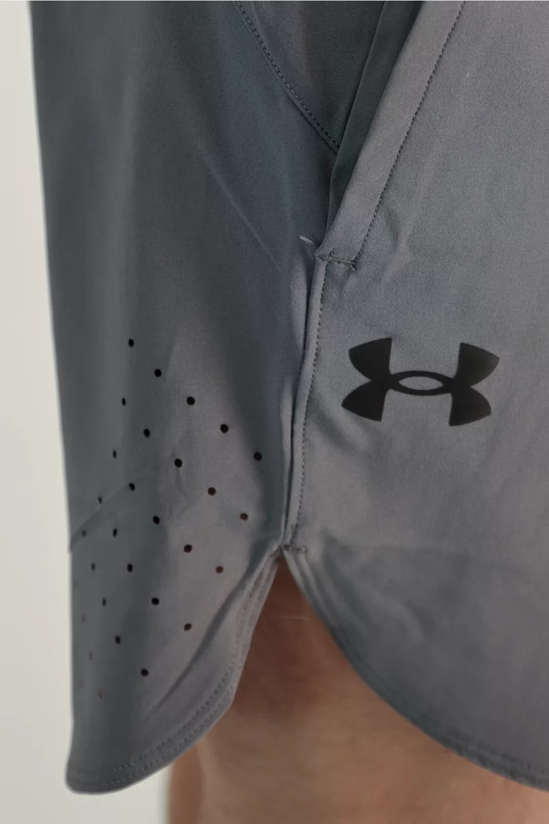 Under Armour UA Peak Woven Herren Short