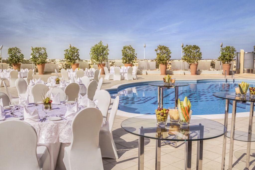 Towers Rotana Logies en ontbijt - Hotel
