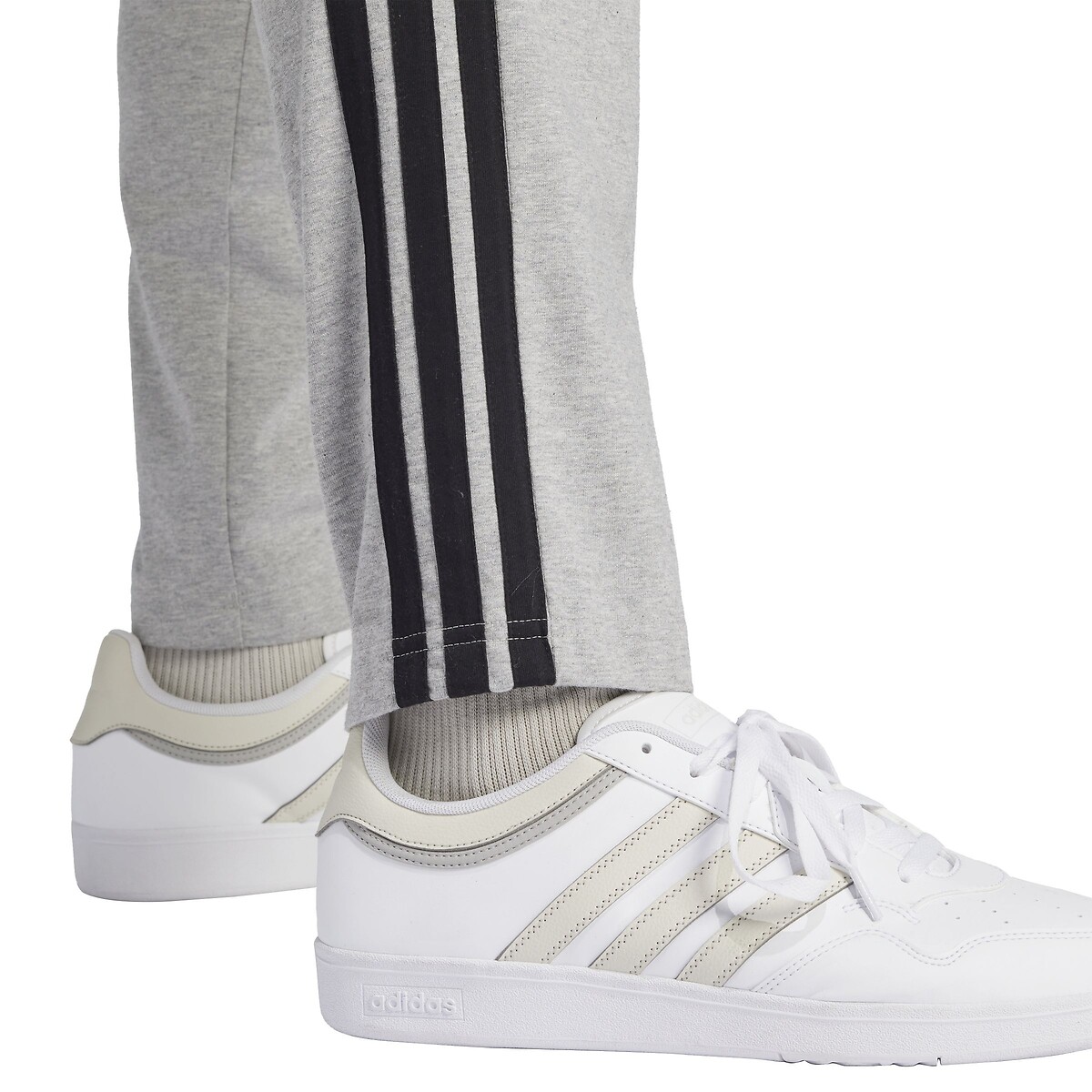 ADIDAS ROUPAS ESPORTIVAS<br>Calças Trag com 3 listras Essencial