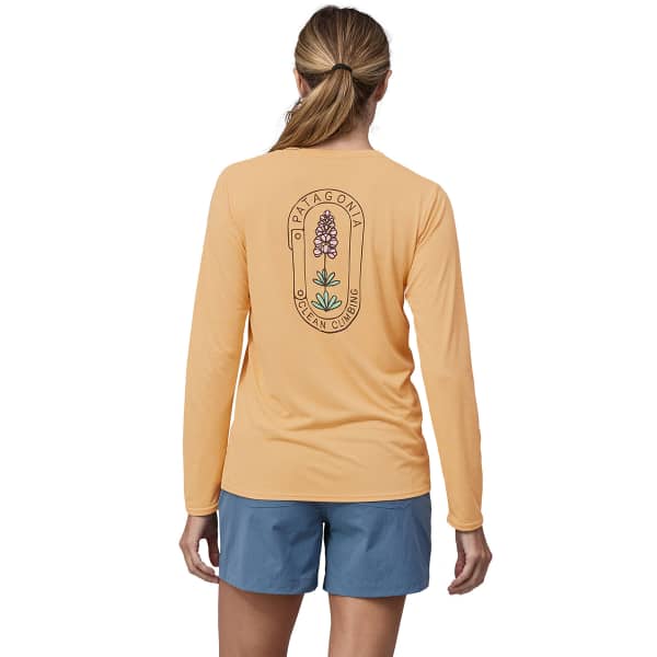 T-shirt randonnée PATAGONIA W'S L/S CAP COOL DAILY GRAPHIC SHIRT - LANDS CLEAN CLIMB BLOOM: SANDY MELON X-DYE