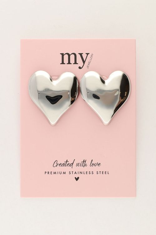 Studs met statement hart