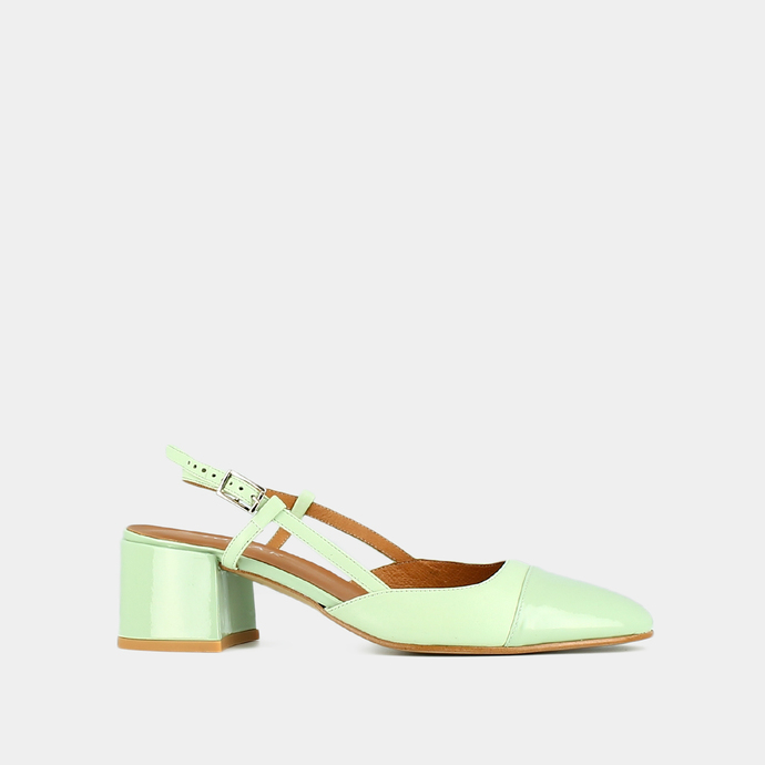 Babies à talons ouverts  en vernis cuir vert clair