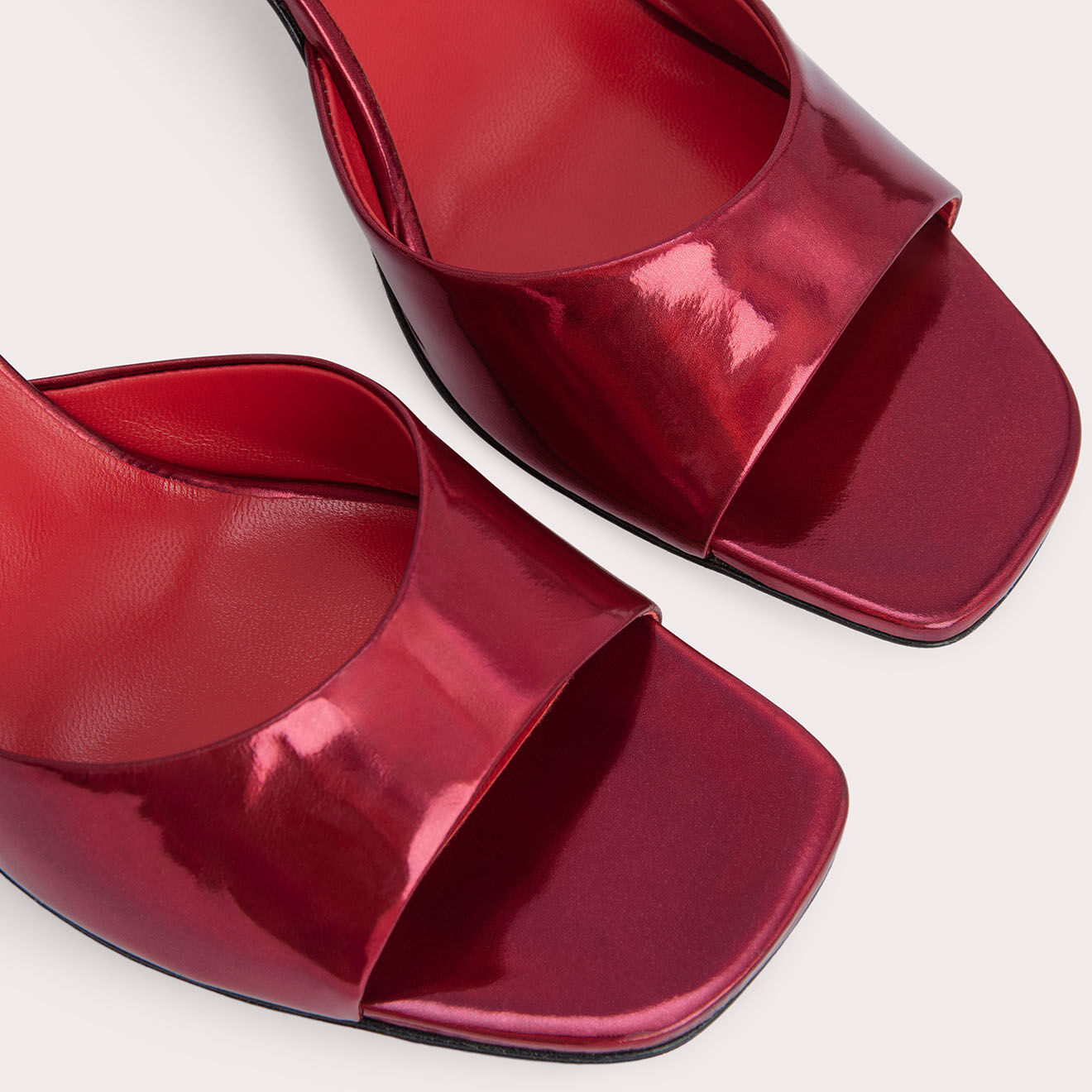 By Far Mules Romy rouges - Talon 7 cm