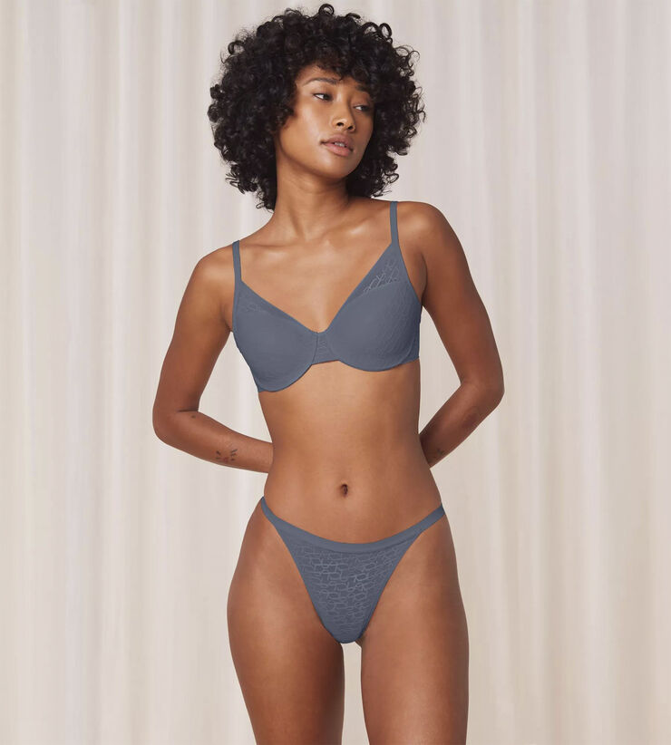 Triumph Triumph Signature Sheer String Cloudy blue