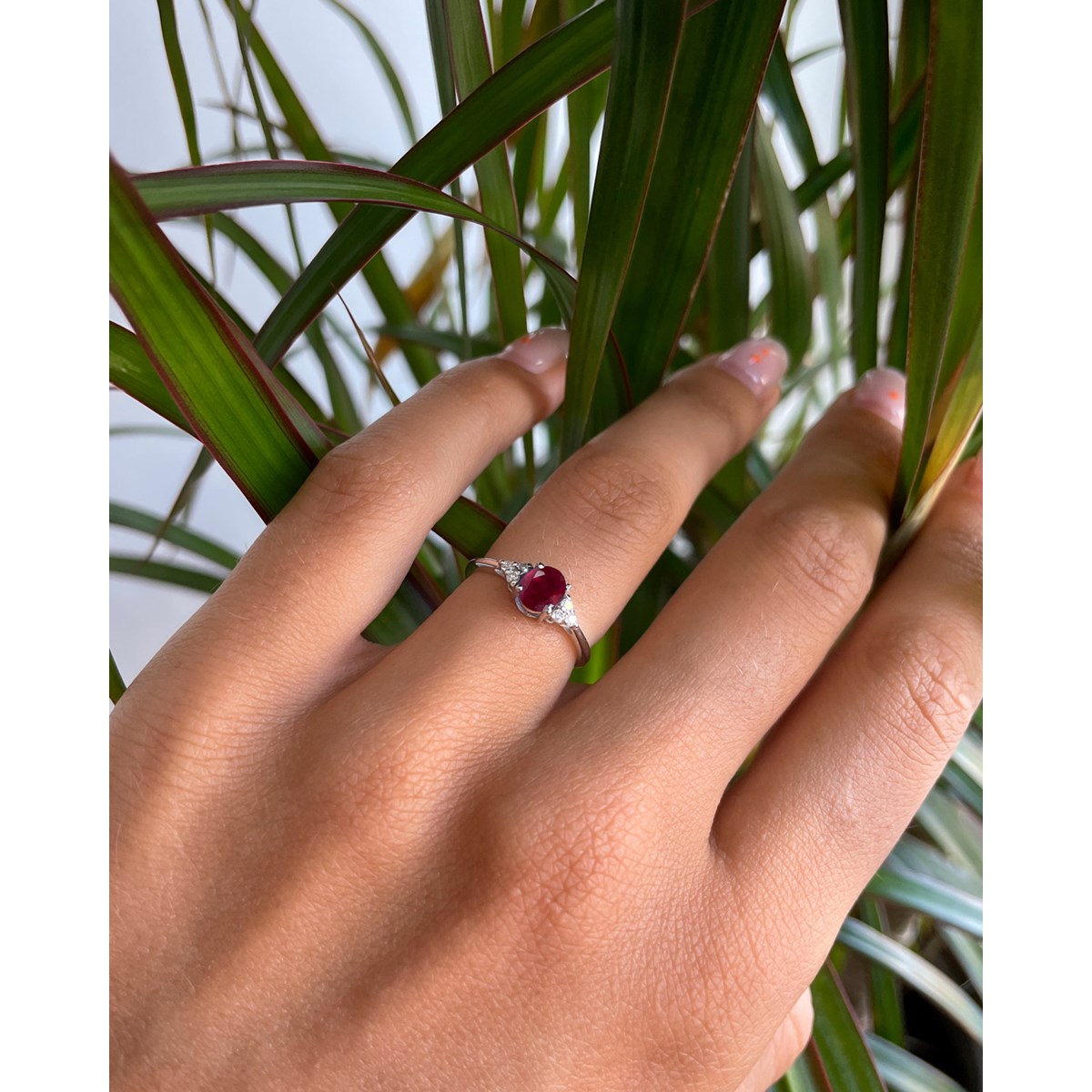 Bague ADEN Or 585 Blanc Rubis et diamants 2.20grs