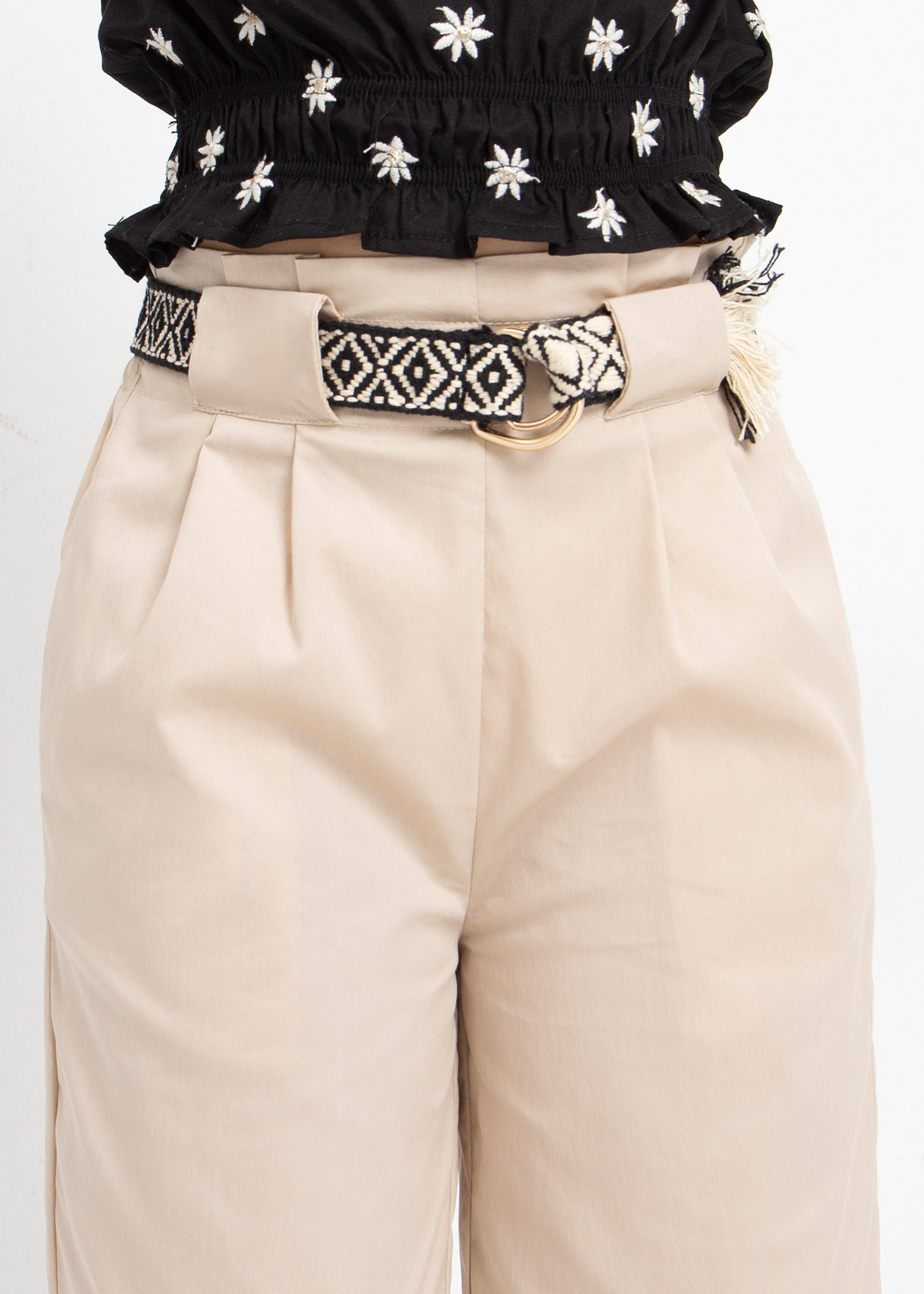 Calças cropped com cinto para meninas
