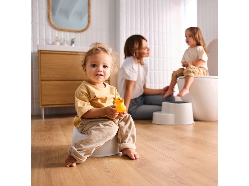 Rotho Babydesign Töpfchen AVA Mistletoe White Ergonomisch geformtes Töpfchen mit hoher Rückenlehne