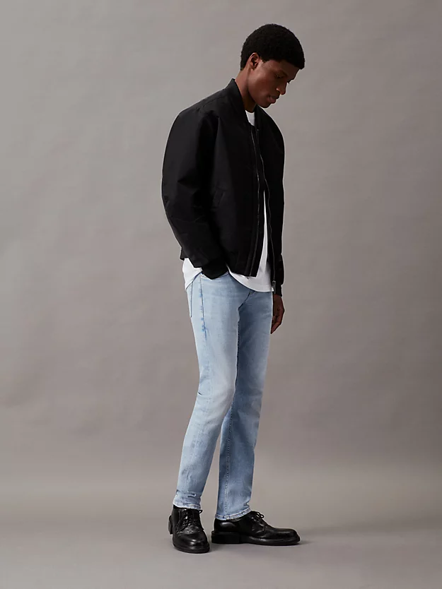 calça jeans justa