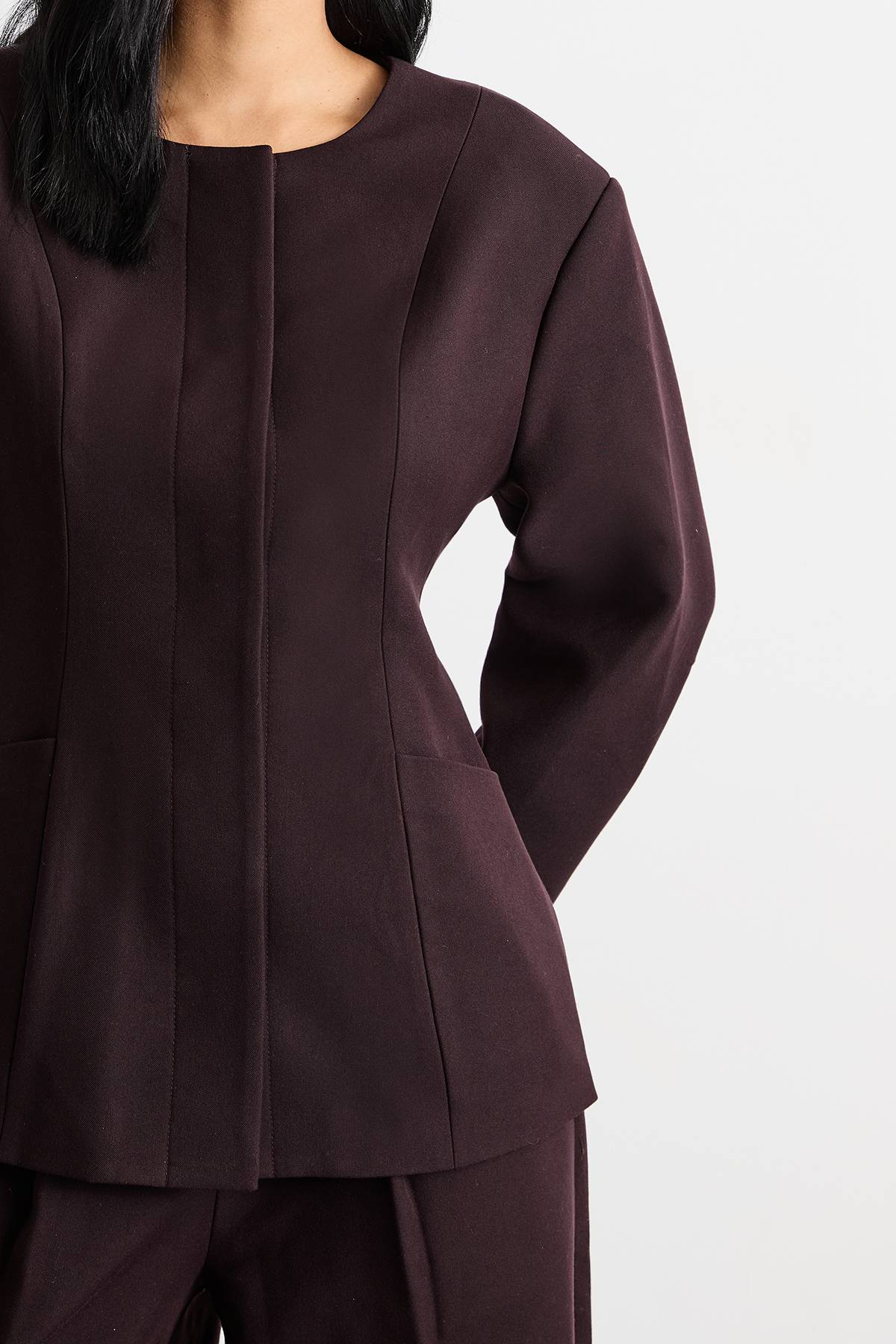 Warehouse Blazer Premium Tailleur à Épaules Extrêmes et Taille Moulée