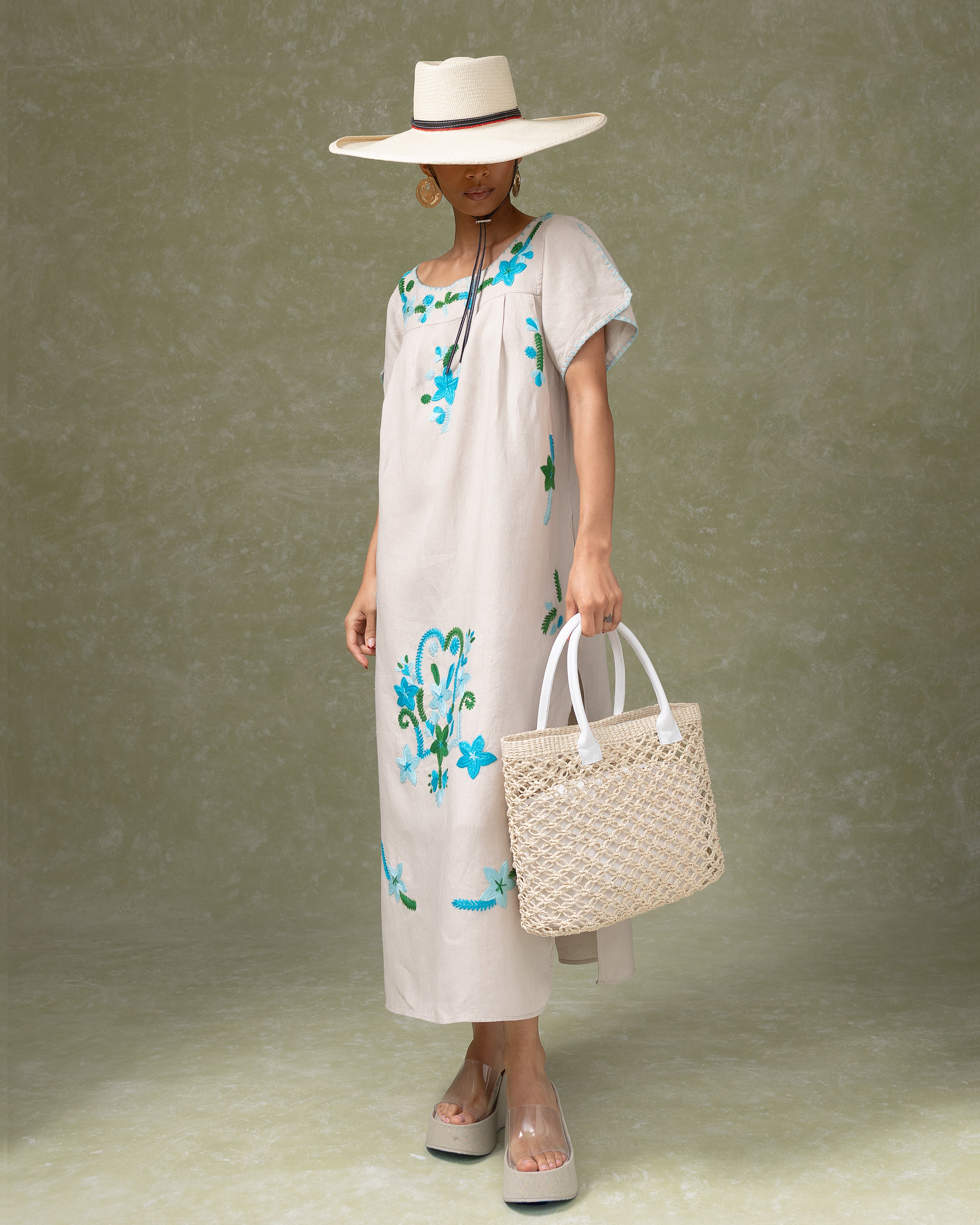 Robe maxi brodée à la main