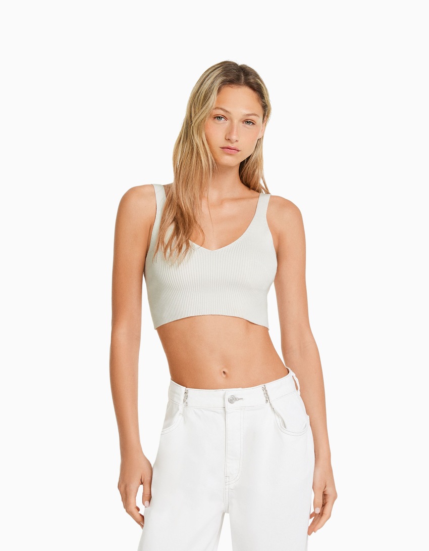 Blusa canelada com decote em V