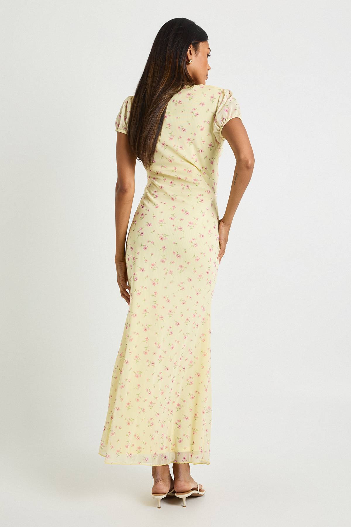 boohoo robe midaxi maternité en mesh ditsy