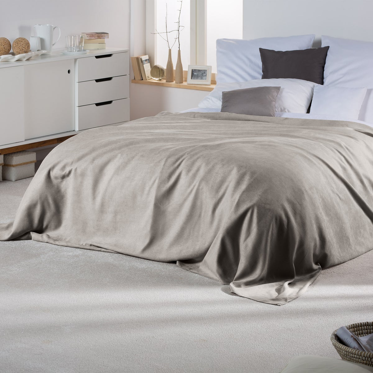 Beautissu Romantica bedsprei, suède look, 210x280cm, lichtgrijs