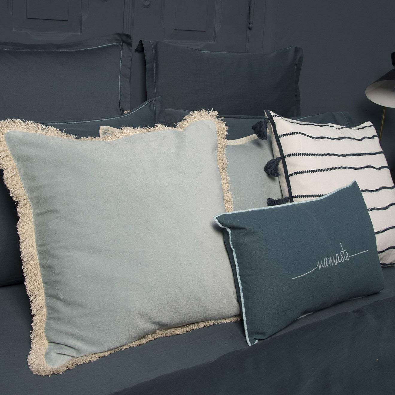 Febronie Housse de coussin en velours Budapest vert céladon - 50x50 cm