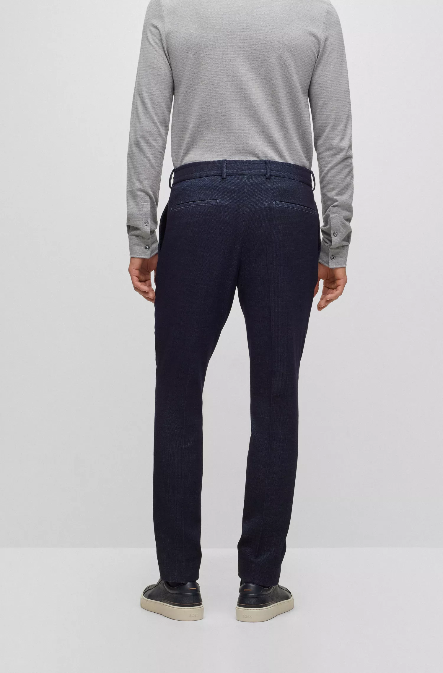 Calça BOSS Camel-Slim-fit em mistura de lã com seda.