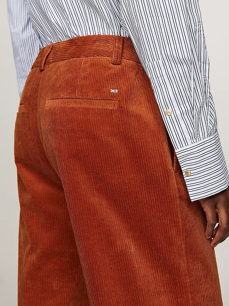 TOMMY HILFIGER Cordhose Relaxed Straight Fit orange